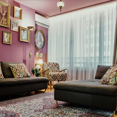 Apartment Center With Parking *