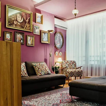 Center With Parking Apartment