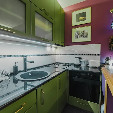 Center With Parking Apartment *