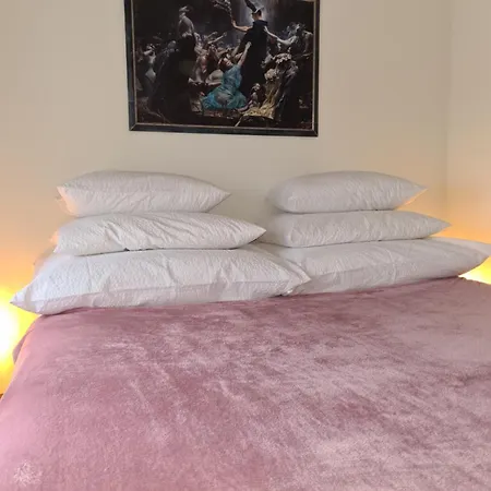 Center With Parking Apartment